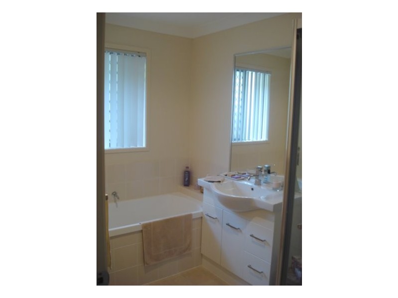 17 Vincent Drive, Nambour QLD 4560