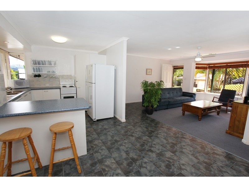 4 Holyn Close, Woombye QLD 4559