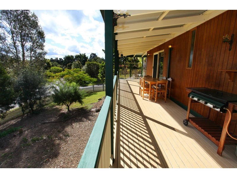 2 Platypus Place, Nambour QLD 4560