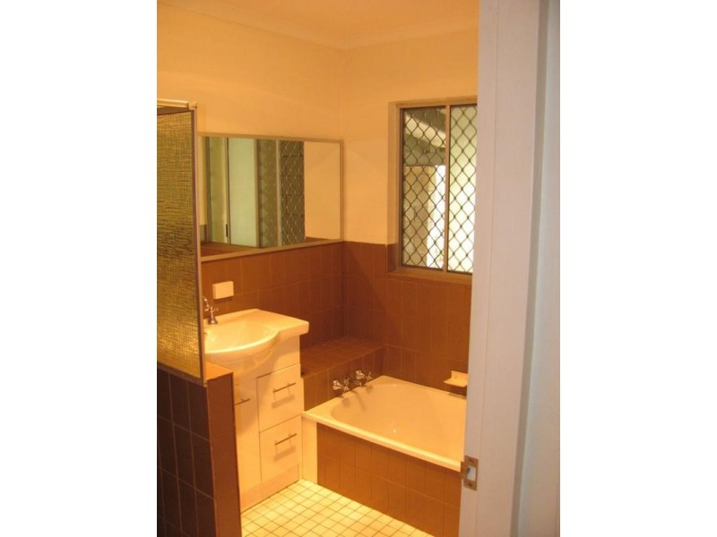2 Palm Street, Nambour QLD 4560