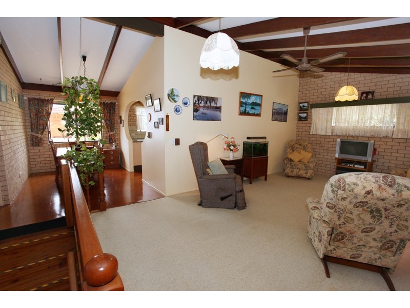 27 Cunningham Crescent, Nambour QLD 4560