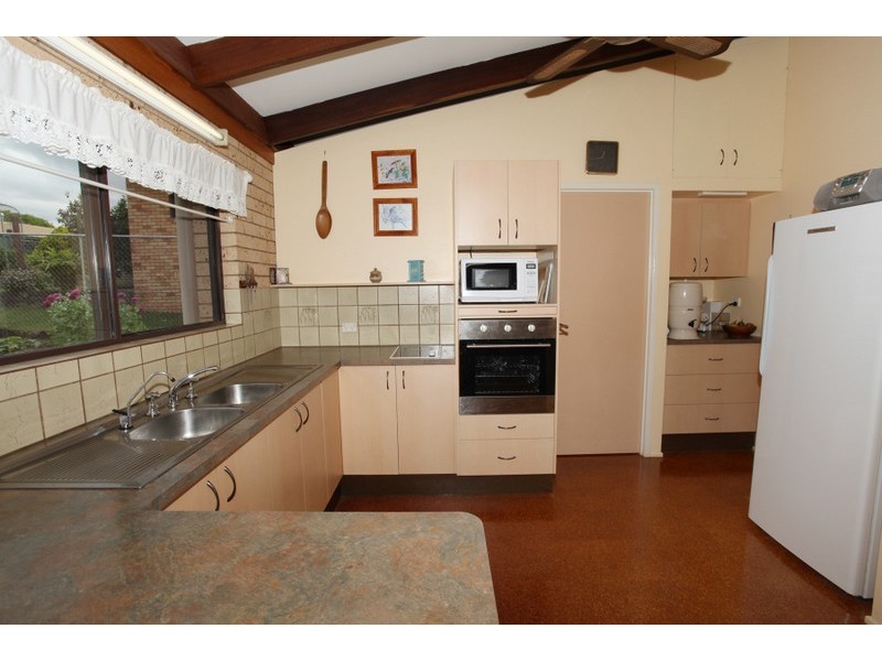 27 Cunningham Crescent, Nambour QLD 4560