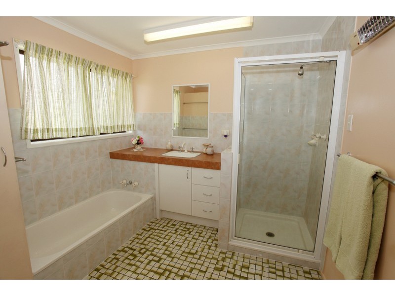 27 Cunningham Crescent, Nambour QLD 4560