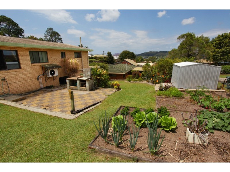 27 Cunningham Crescent, Nambour QLD 4560