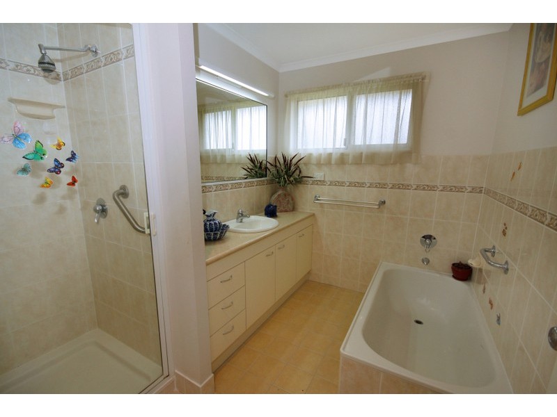 4 Blaxland Road, Nambour QLD 4560