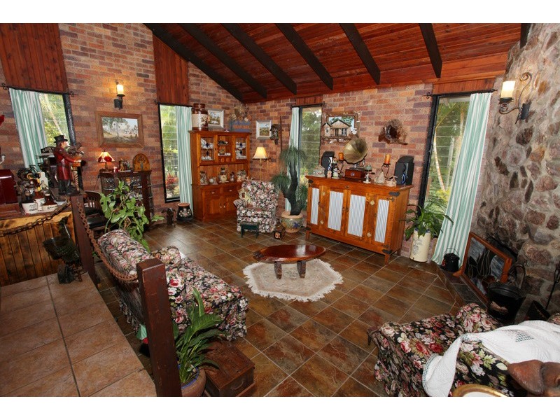 25 Argyle Crescent, Nambour QLD 4560