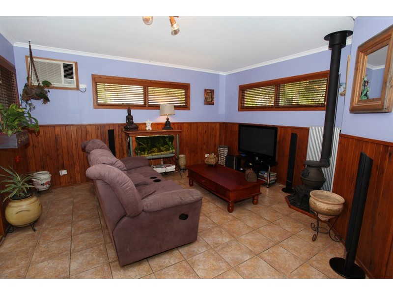 25 Argyle Crescent, Nambour QLD 4560