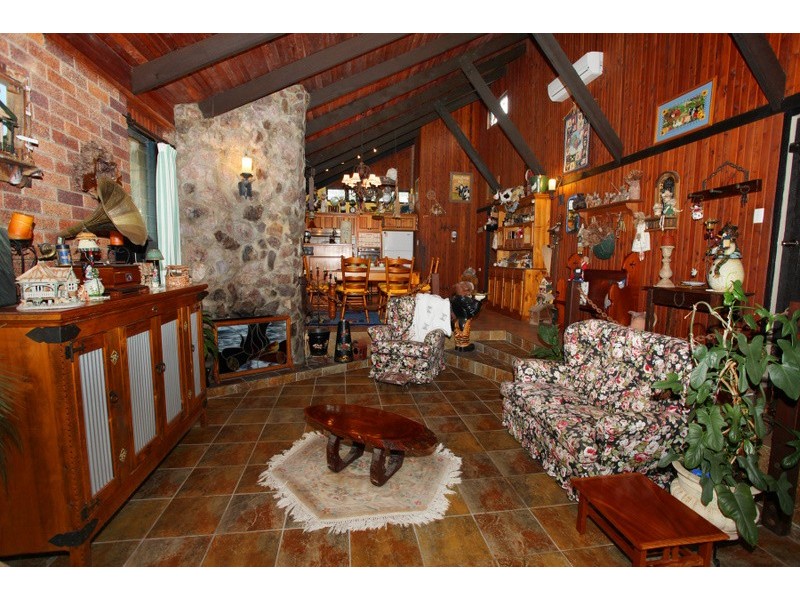 25 Argyle Crescent, Nambour QLD 4560