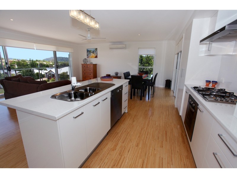 1 Buchanan Court, Nambour QLD 4560