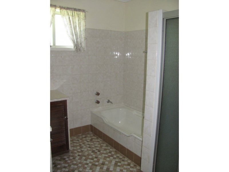 1-3 CAMPBELL CLOSE, Nambour QLD 4560