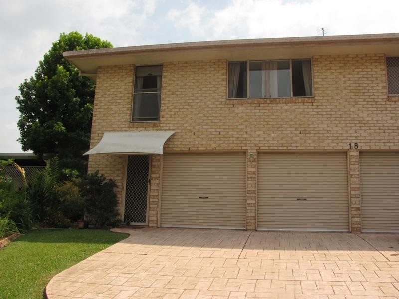 2/18 Florence Street, Nambour QLD 4560