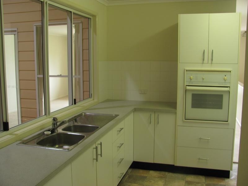 2/18 Florence Street, Nambour QLD 4560