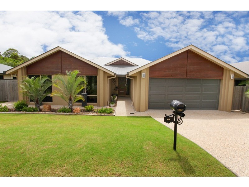 40 Robertson Drive, Nambour QLD 4560