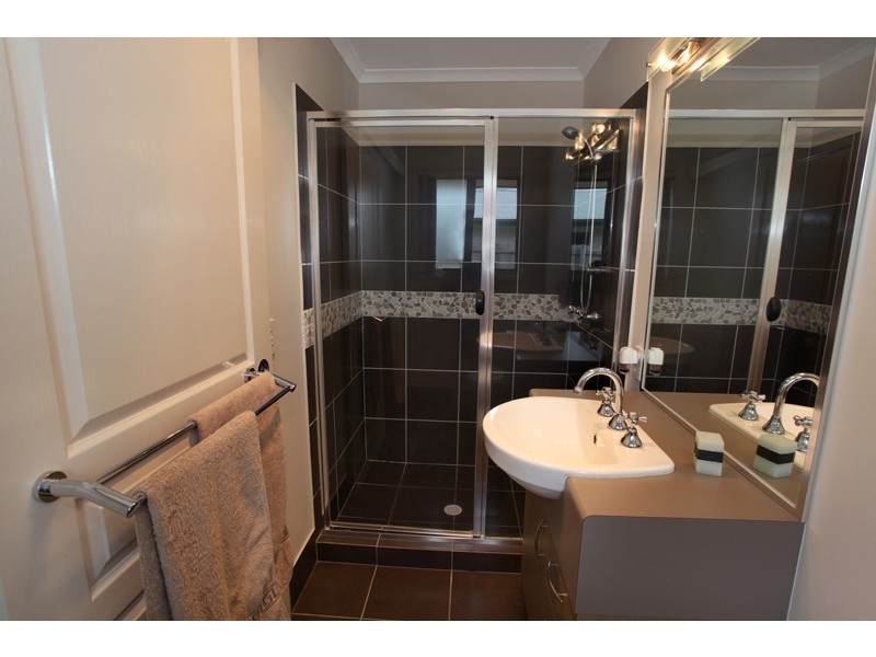 40 Robertson Drive, Nambour QLD 4560