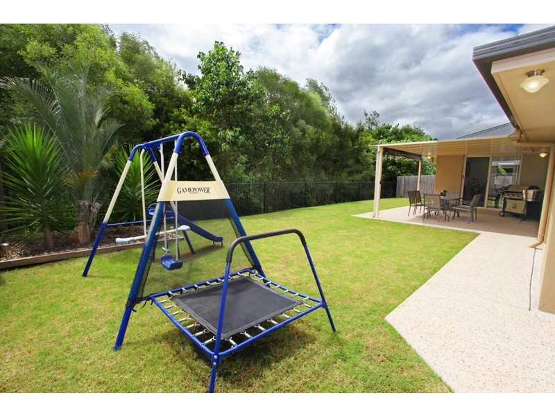 40 Robertson Drive, Nambour QLD 4560