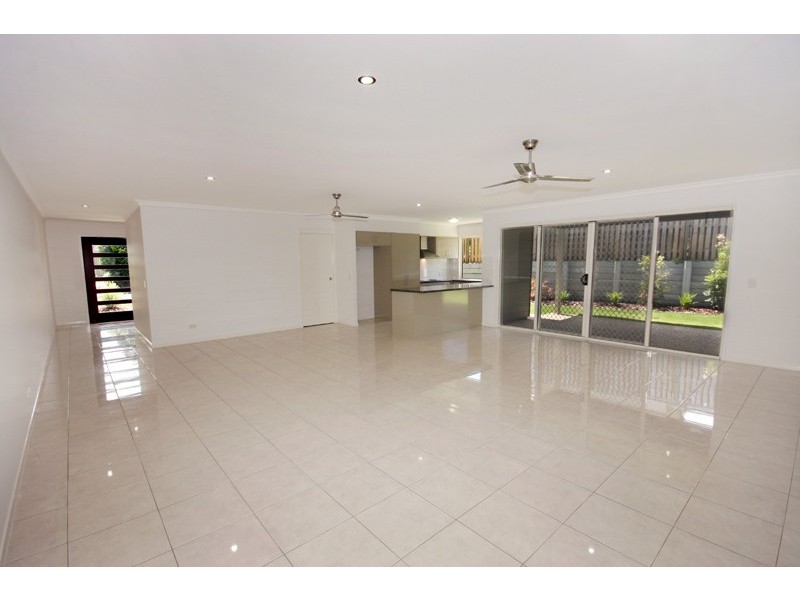 1/2 Dream Court, Nambour QLD 4560