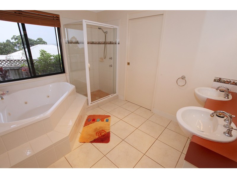 17 Albatross Avenue, Nambour QLD 4560