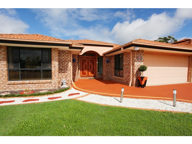 17 Albatross Avenue, Nambour QLD 4560