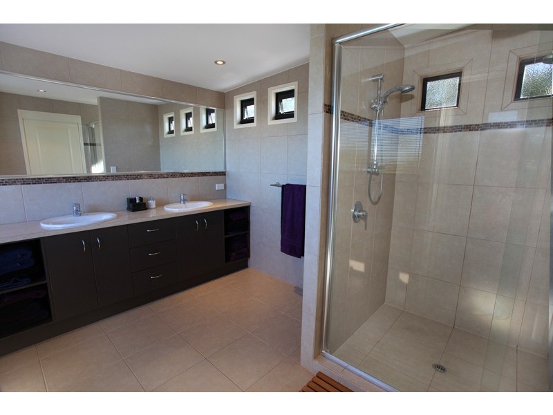 4 Undanbi Lane, Twin Waters QLD 4564