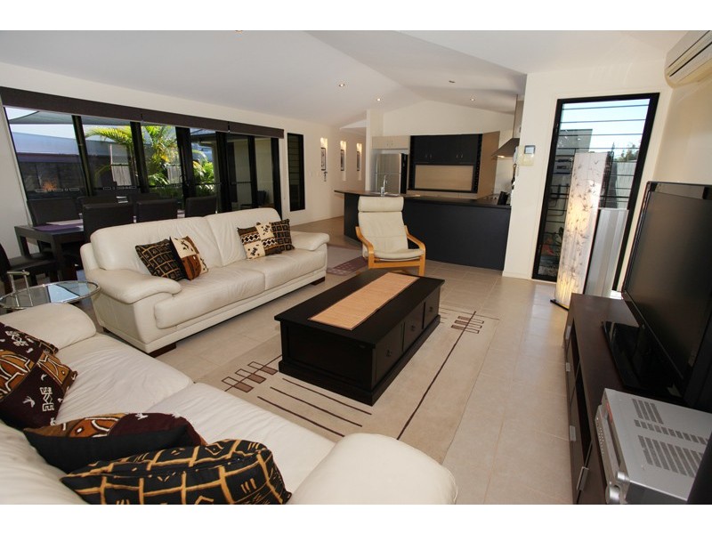 4 Undanbi Lane, Twin Waters QLD 4564