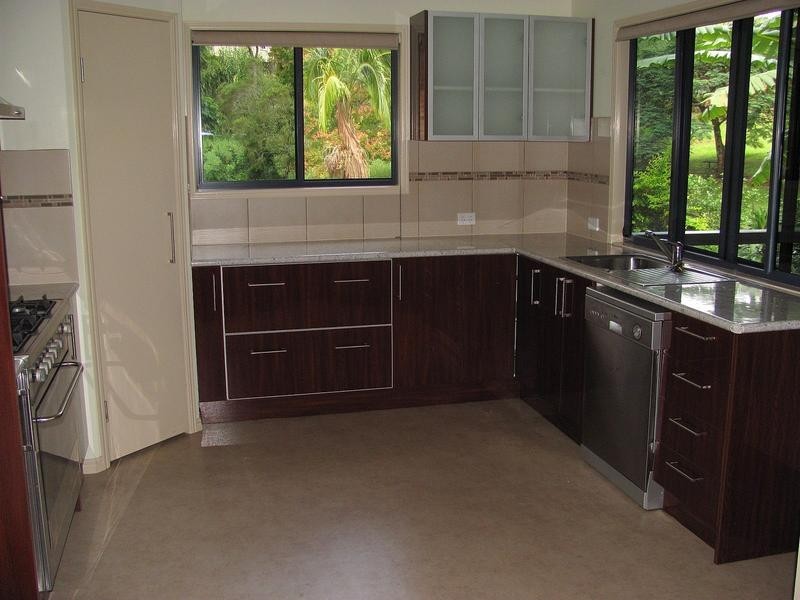 6 Laburnum Grove, Nambour QLD 4560