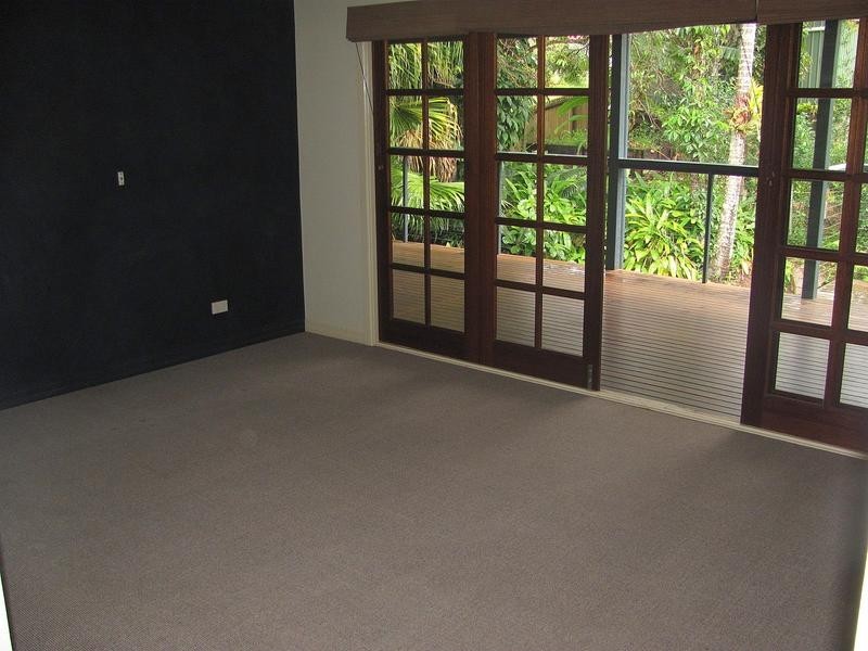6 Laburnum Grove, Nambour QLD 4560