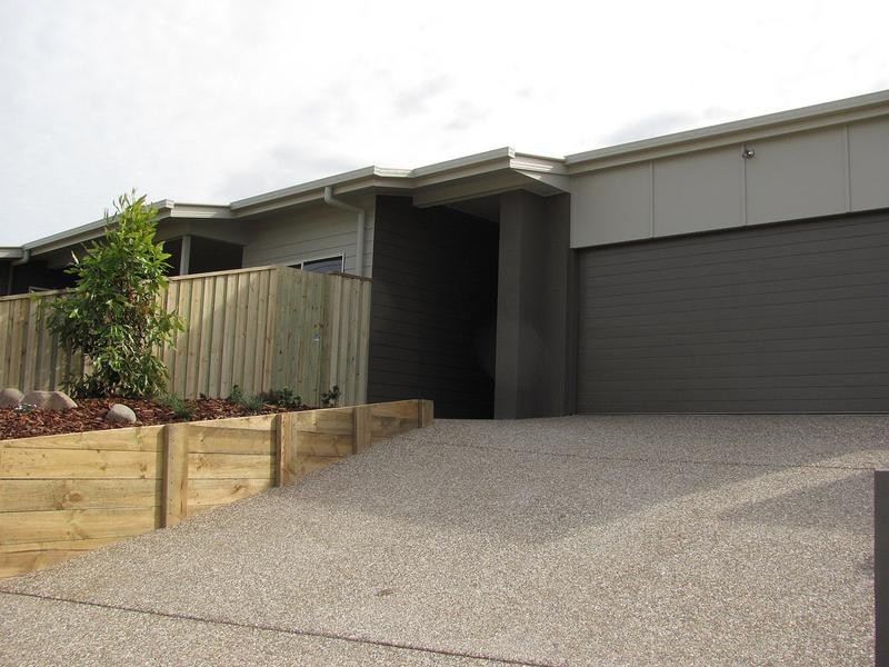 2/1 Orientation Place, Nambour QLD 4560