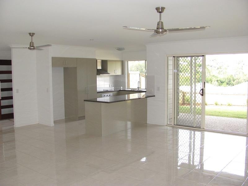 2/1 Orientation Place, Nambour QLD 4560