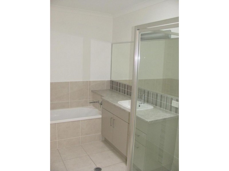 2/1 Orientation Place, Nambour QLD 4560