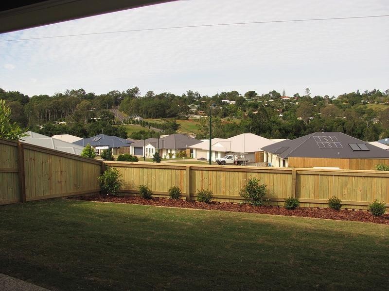 2/1 Orientation Place, Nambour QLD 4560