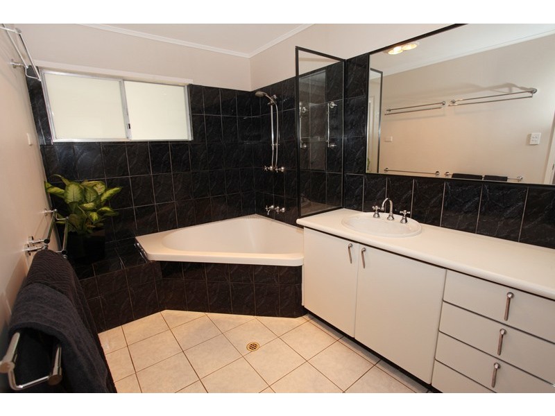 16 Valley View Street, Nambour QLD 4560