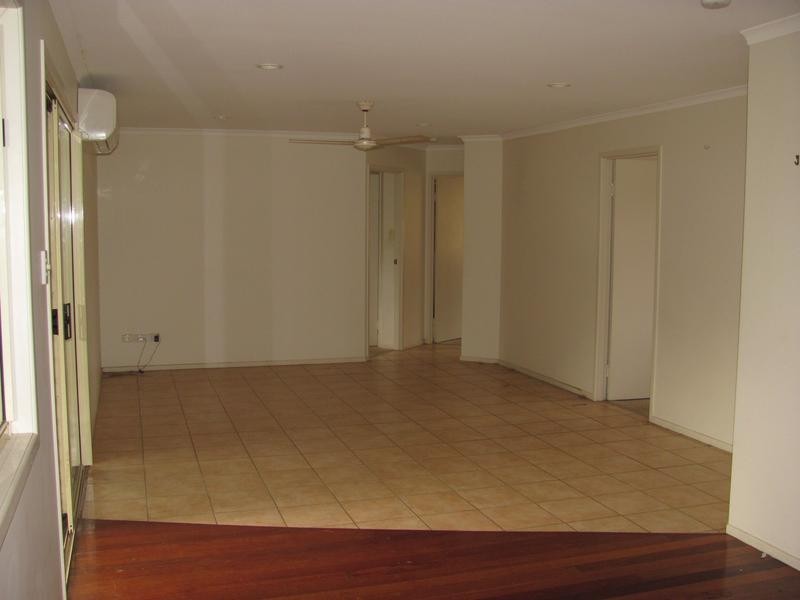 11 Kings Place, Nambour QLD 4560