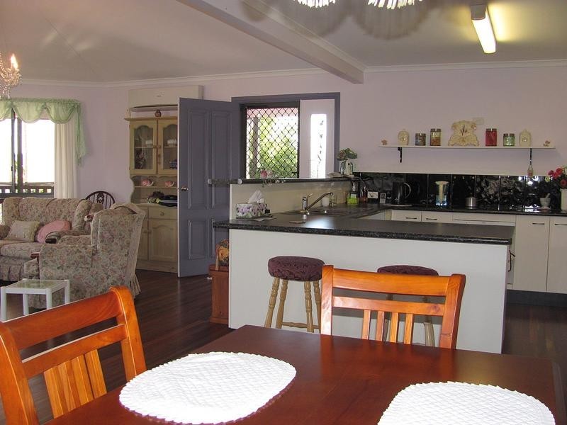 5 Killarney Crescent, Nambour QLD 4560