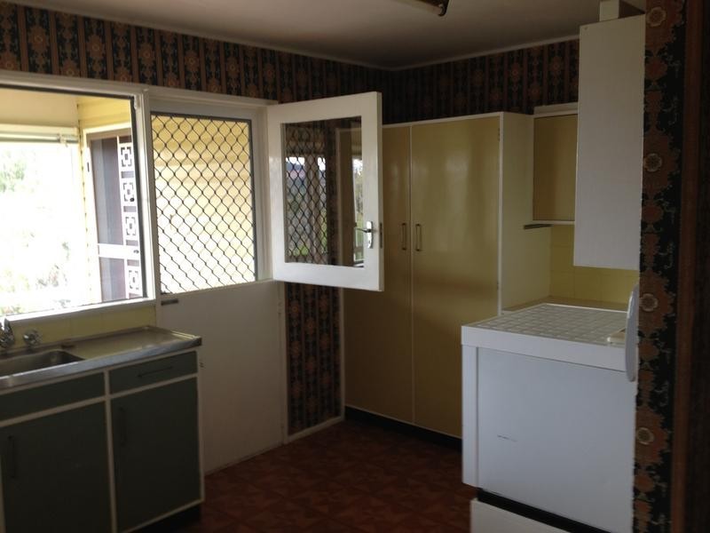 9 Crescent Drive, Nambour QLD 4560