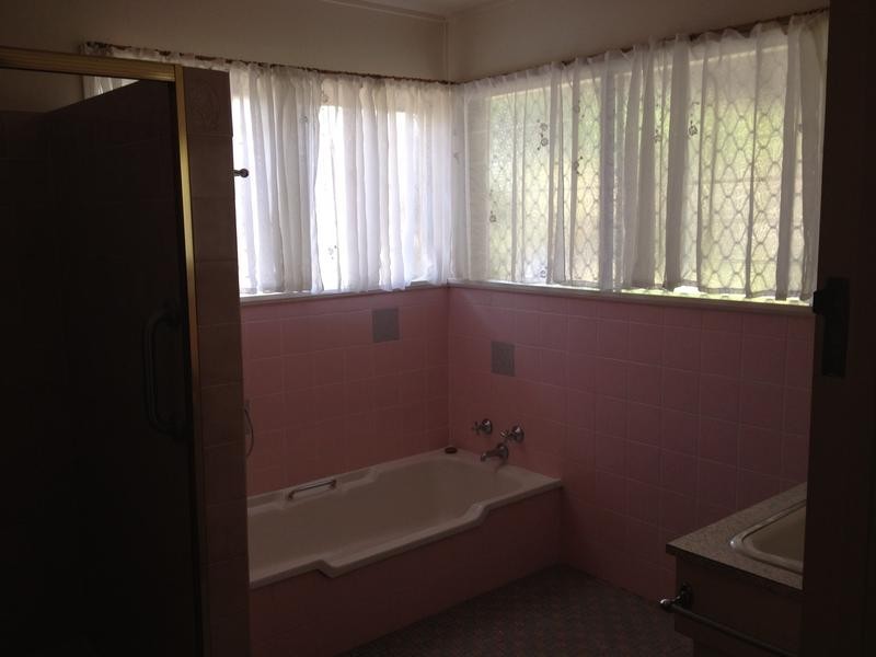 9 Crescent Drive, Nambour QLD 4560