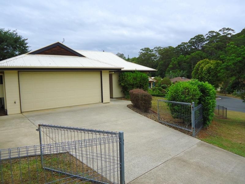 1 Parkhaven Close, Nambour QLD 4560