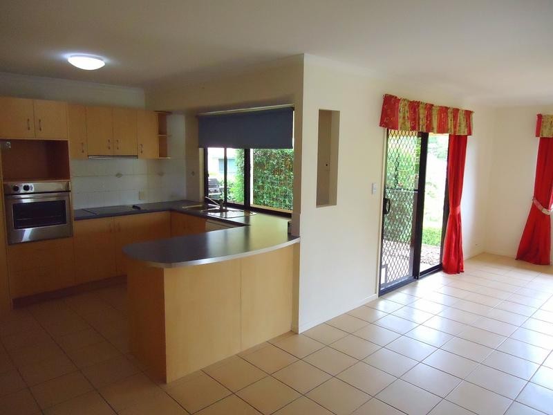 1 Parkhaven Close, Nambour QLD 4560