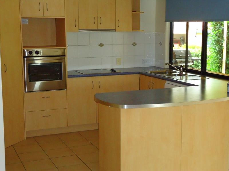 1 Parkhaven Close, Nambour QLD 4560