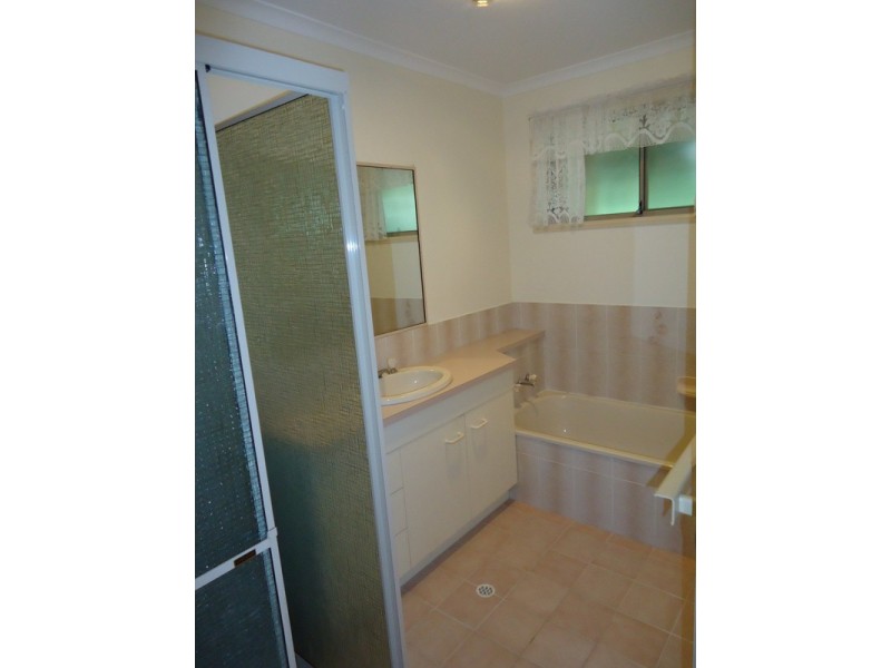 25 Lachlan Avenue, Nambour QLD 4560