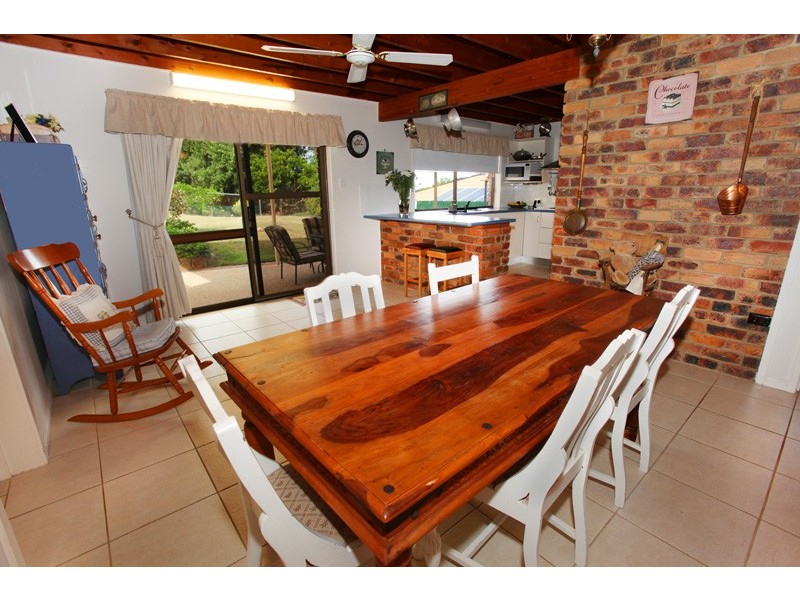 18 Stuart Place, Nambour QLD 4560