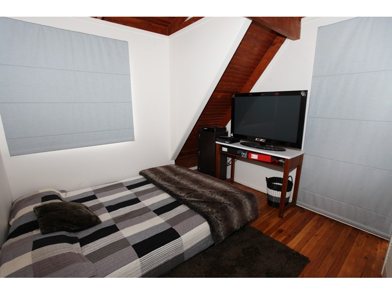 18 Stuart Place, Nambour QLD 4560