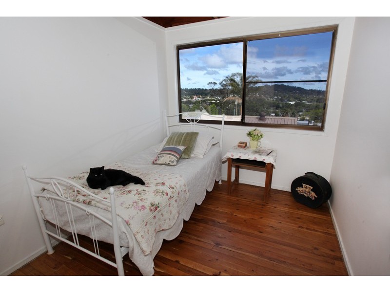 18 Stuart Place, Nambour QLD 4560