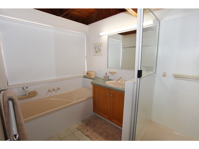 18 Stuart Place, Nambour QLD 4560