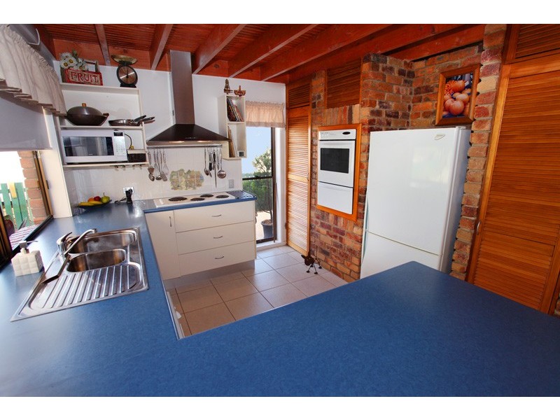 18 Stuart Place, Nambour QLD 4560