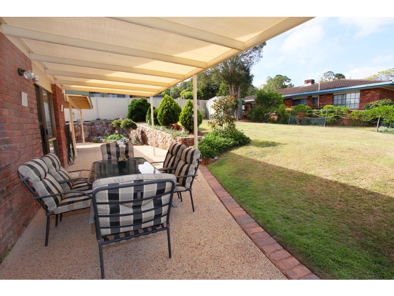 18 Stuart Place, Nambour QLD 4560