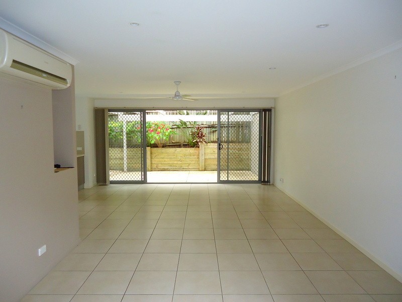 2/10 Mt Pleasant Road, Nambour QLD 4560