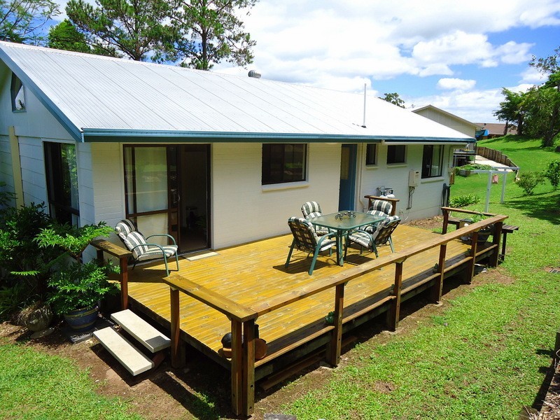 13 Muirfield Crescent, Nambour QLD 4560