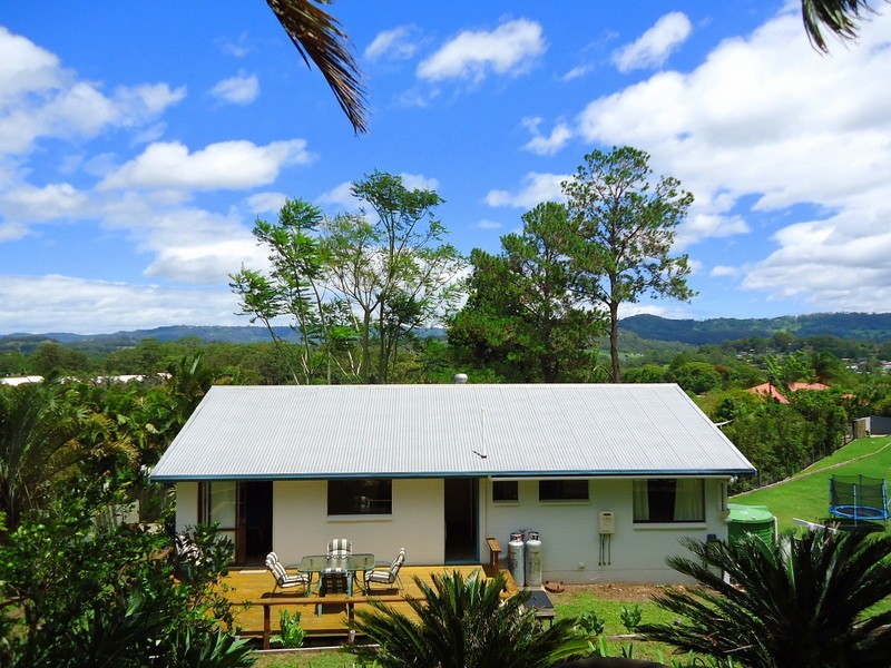 13 Muirfield Crescent, Nambour QLD 4560