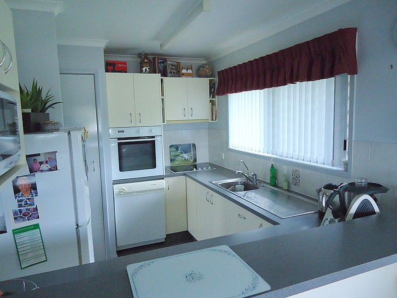 16 Lachlan Avenue, Nambour QLD 4560