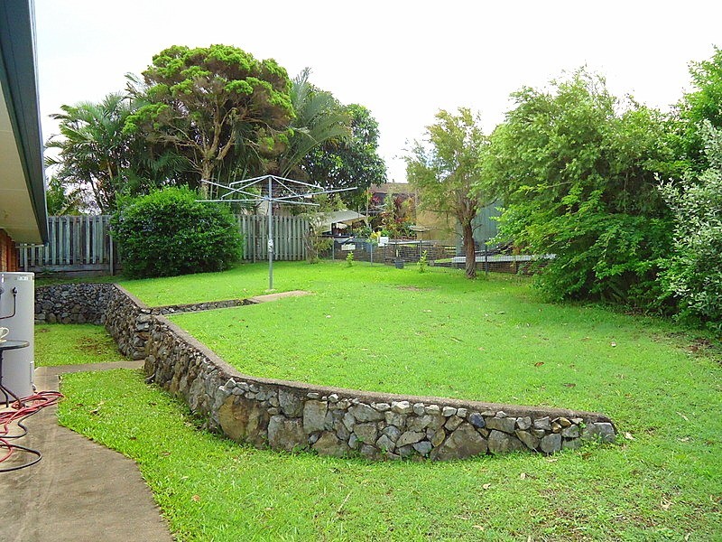 16 Lachlan Avenue, Nambour QLD 4560